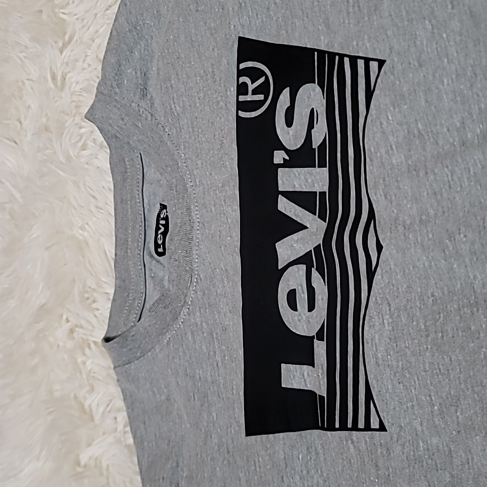 Levi's,T-shirt, Boy's, Grey, size 7/8 - Picture 3 of 6